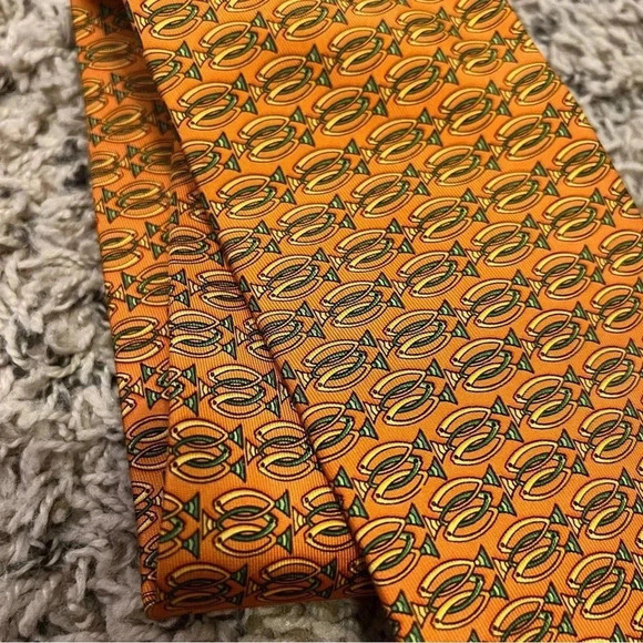 Salvatore Ferragamo Silk Men's Necktie With Abstract Fish Motif - Picture 3 of 4